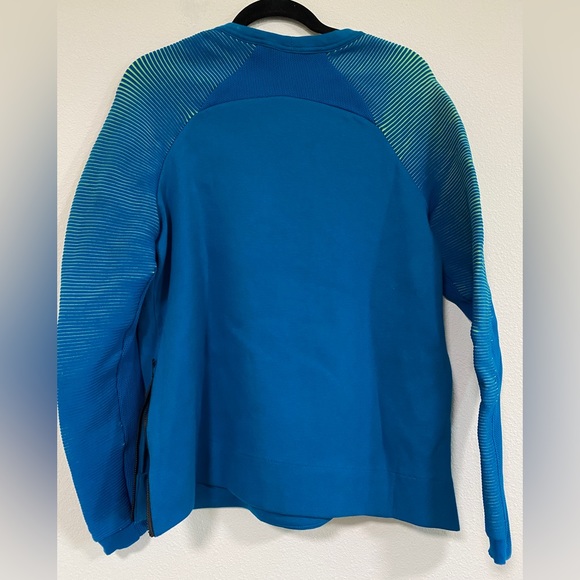 Nike Tech Fleece Crew - Picture 3 of 6